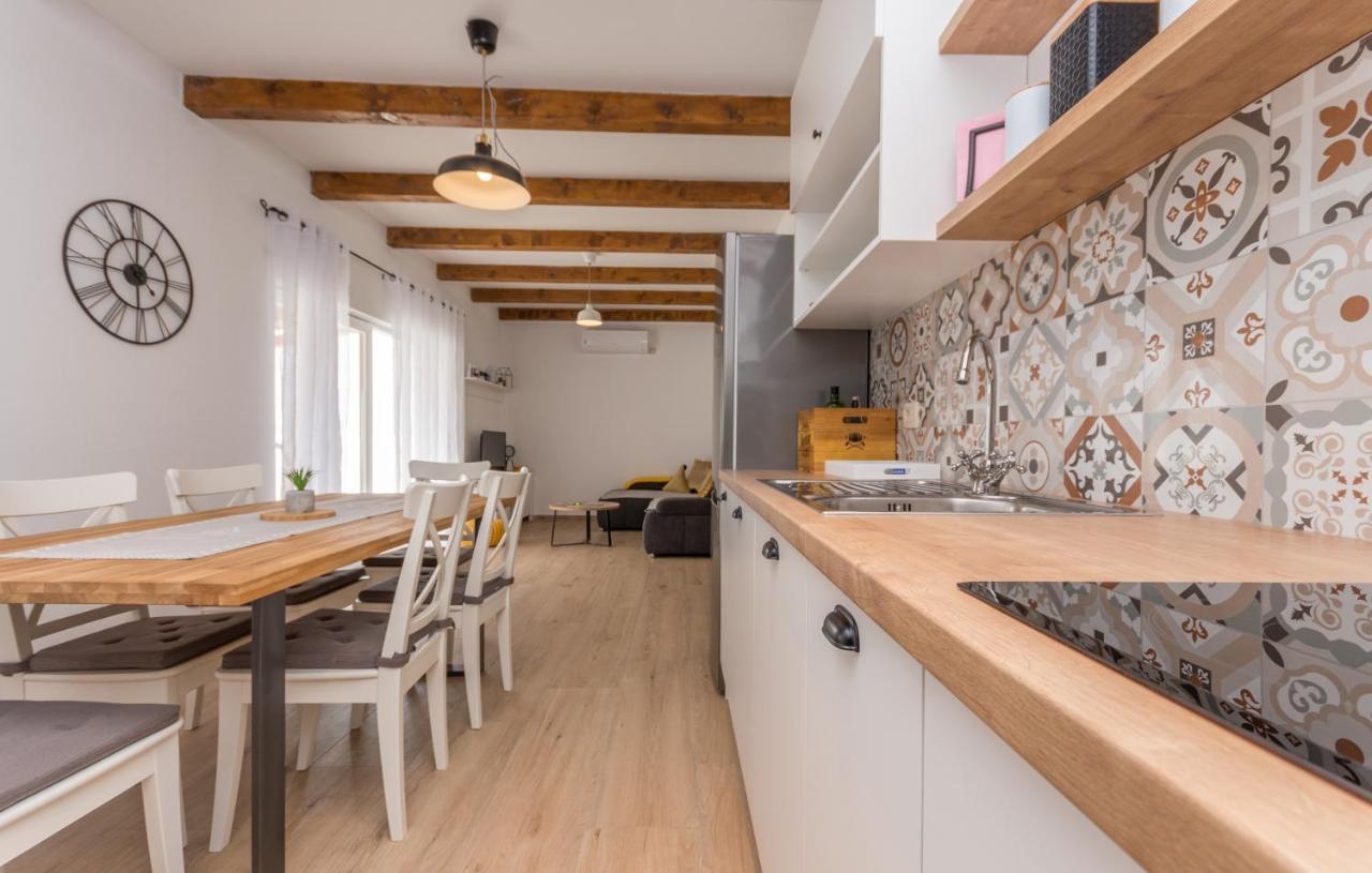 Holiday House Barba - Vrana Pakoštane エクステリア 写真
